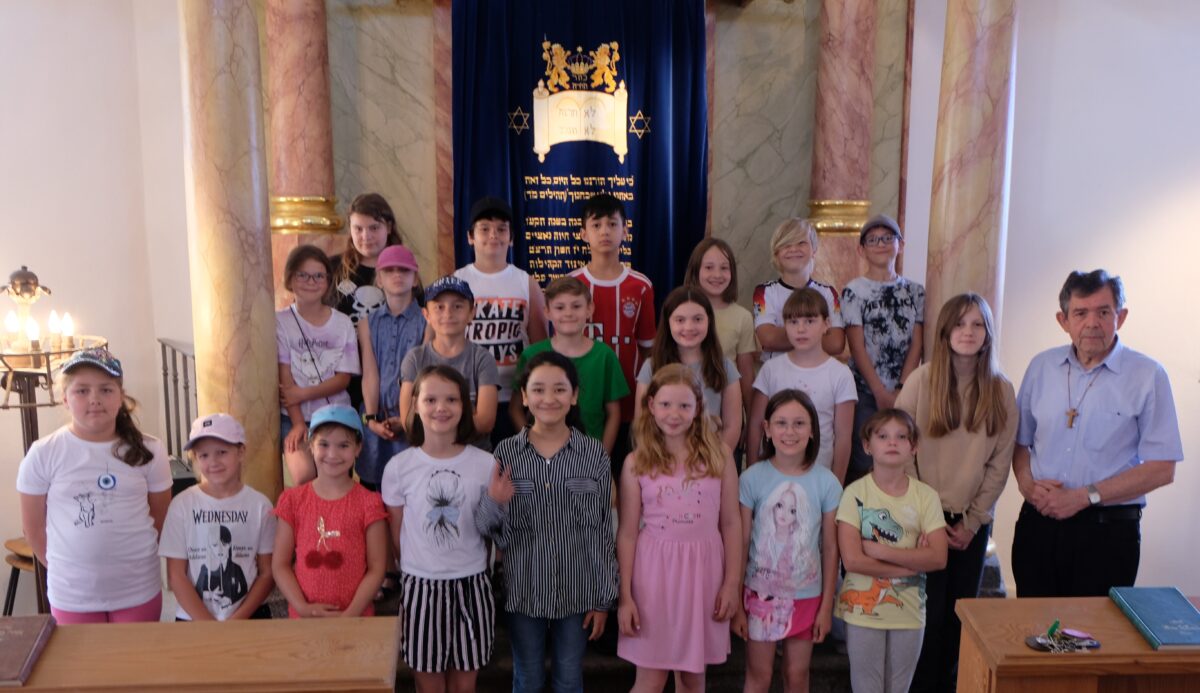 Schulkinder entdecken Floßer Synagogengeschichte