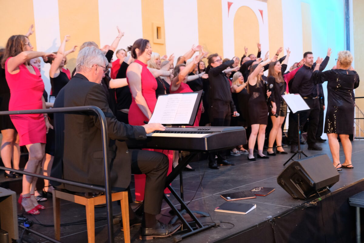 „Singing Witt“ begeistert in Speinshart mit Vielfalt