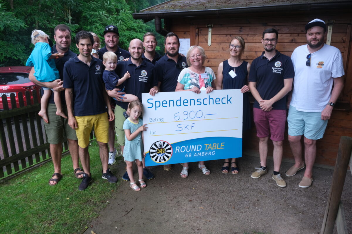 Round Table Amberg feiert und spendet für SkF