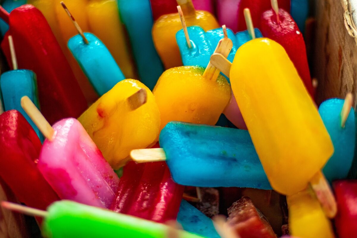 Spielplatzeröffnung mit gratis Eis für alle in Neustadt/WN