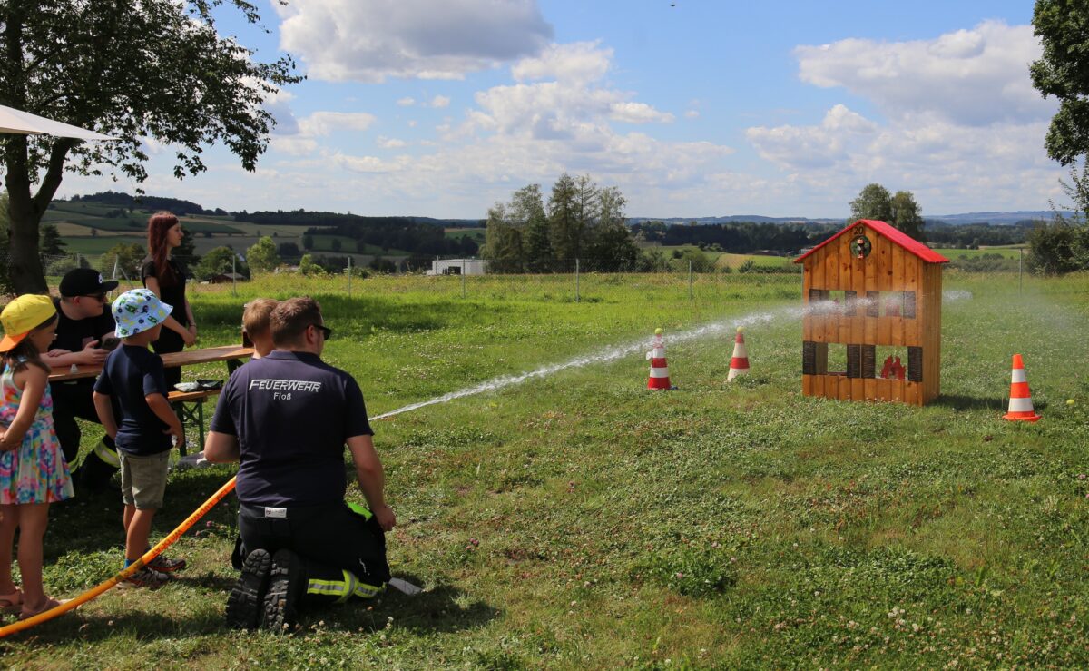 Ferienspaß mit der Feuerwehr Floß