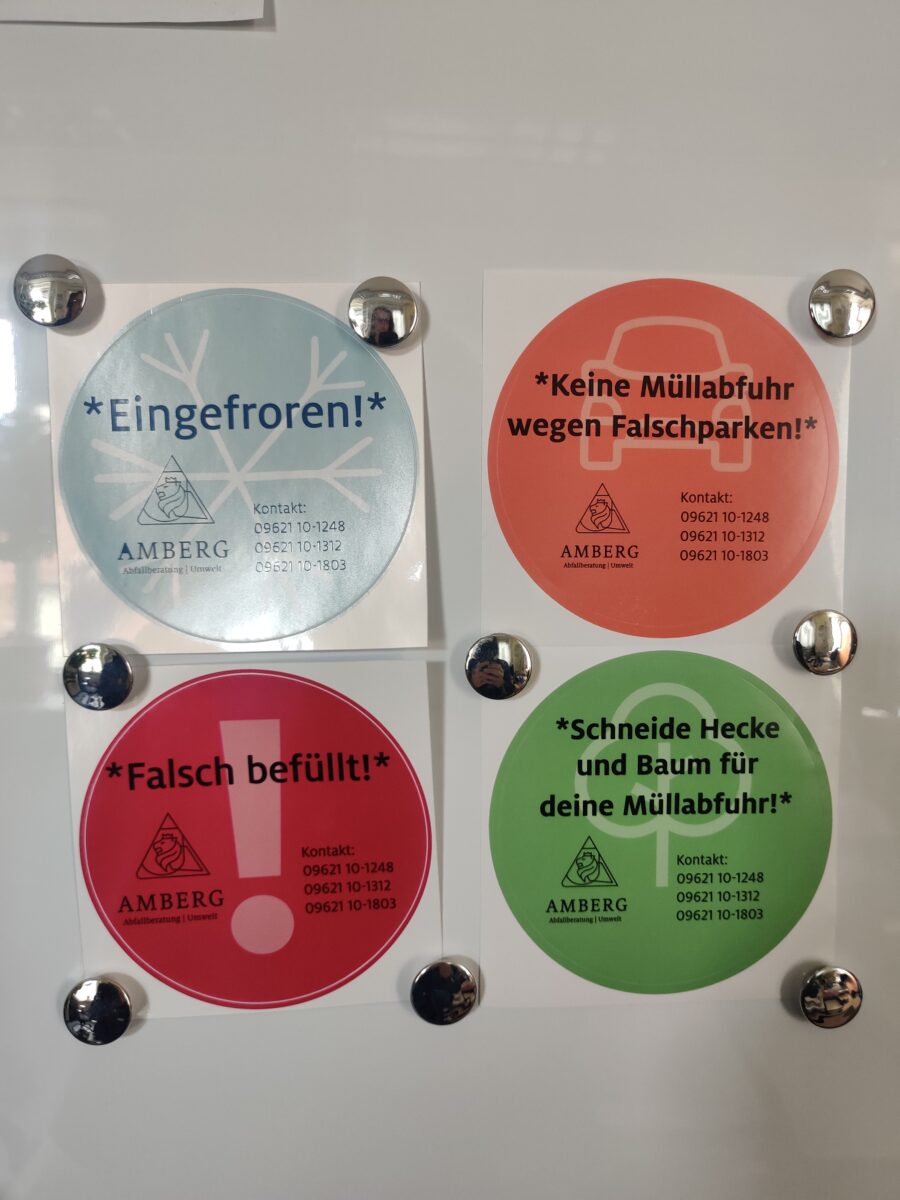 Amberg führt neue Informations-Aufkleber für die Müllabfuhr ein