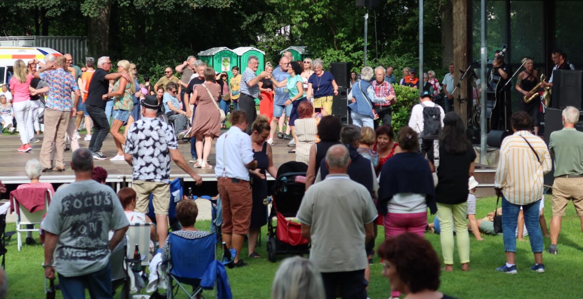 700 Besucher bei der Boogie-Woogie-Party