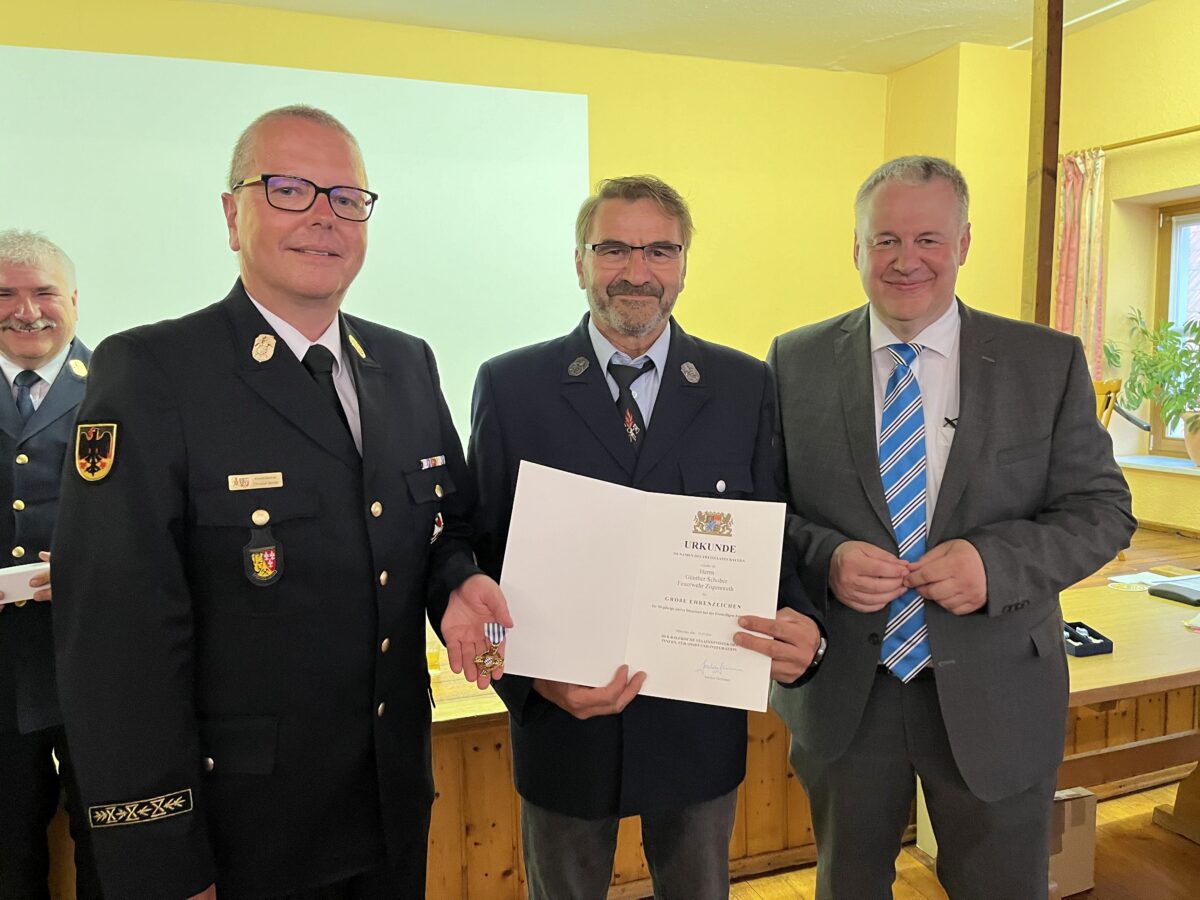 Ehrungen für Feuerwehrdienst in Amberg-Sulzbach