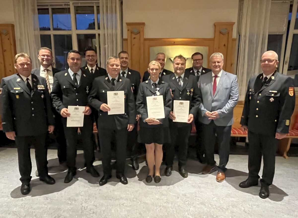 50 Jahre treue Dienste: Ehrung im Feuerwehrdienst