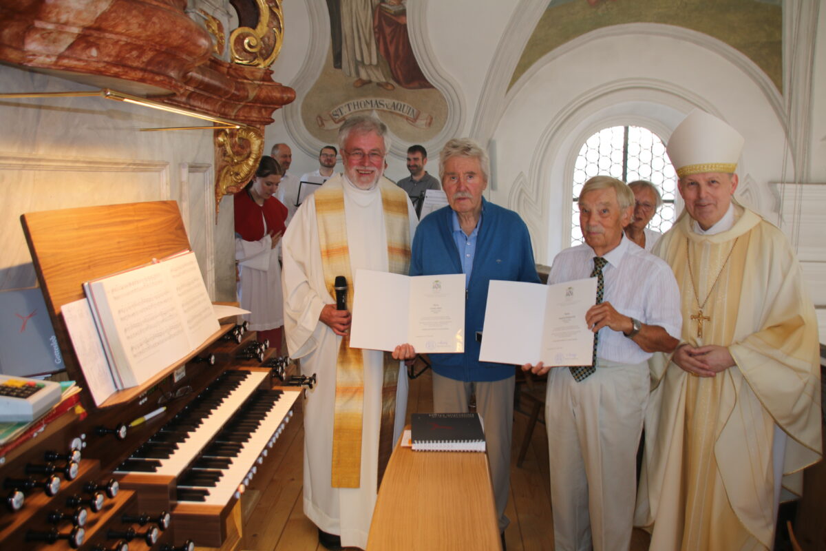 Himmlische Klänge: In 7.000 Arbeitsstunden neue Orgel für Pressath gebaut