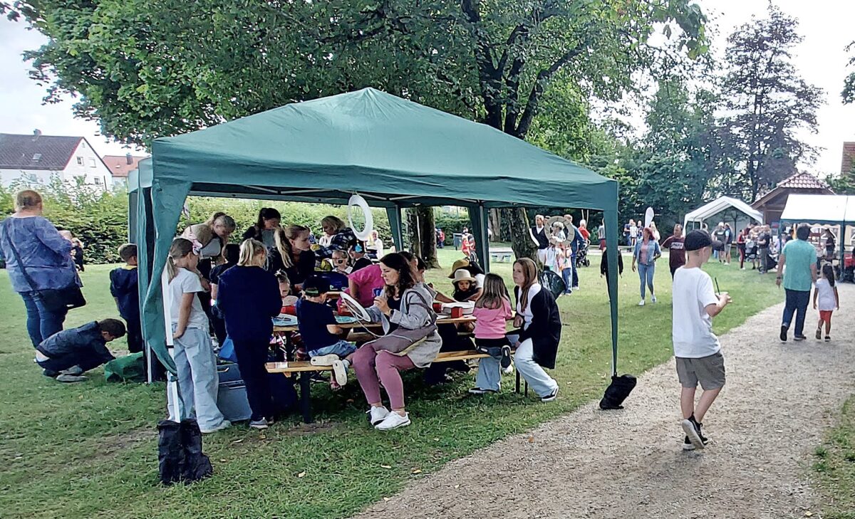 Spielenachmittag in Weiden begeistert Jung und Alt