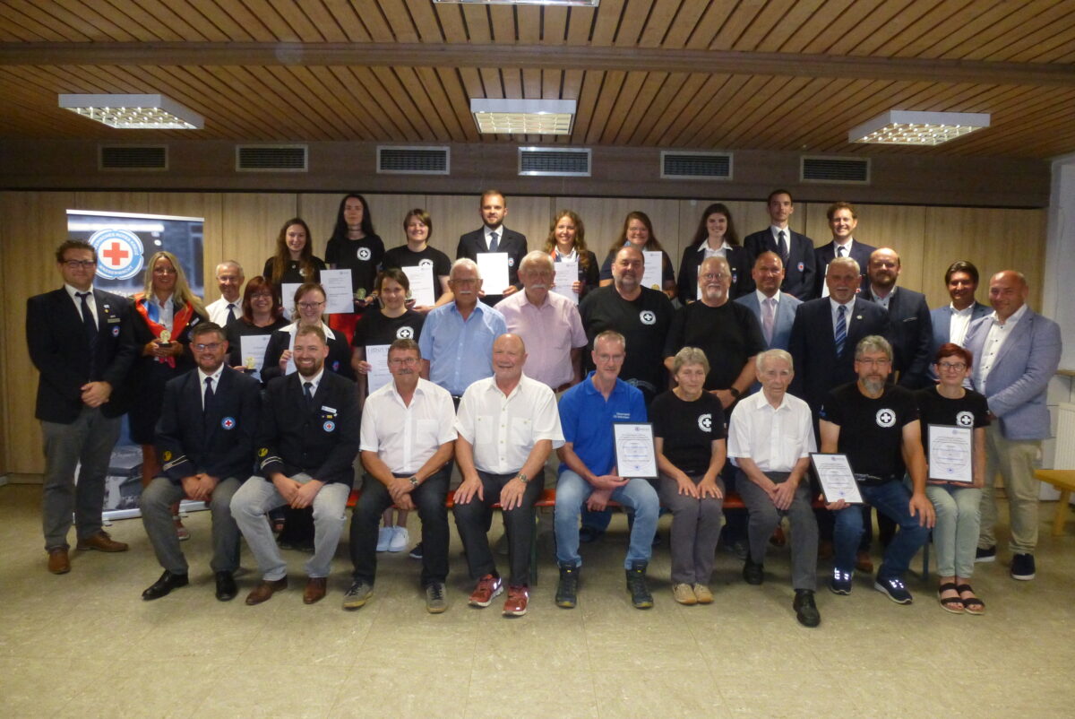 Weiherhammer feiert 50 Jahre Wasserwacht