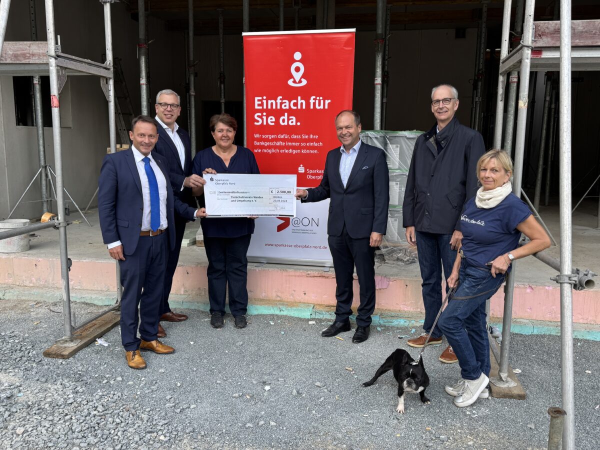 Neues Tierheim fast fertig – Sparkasse Oberpfalz Nord spendet