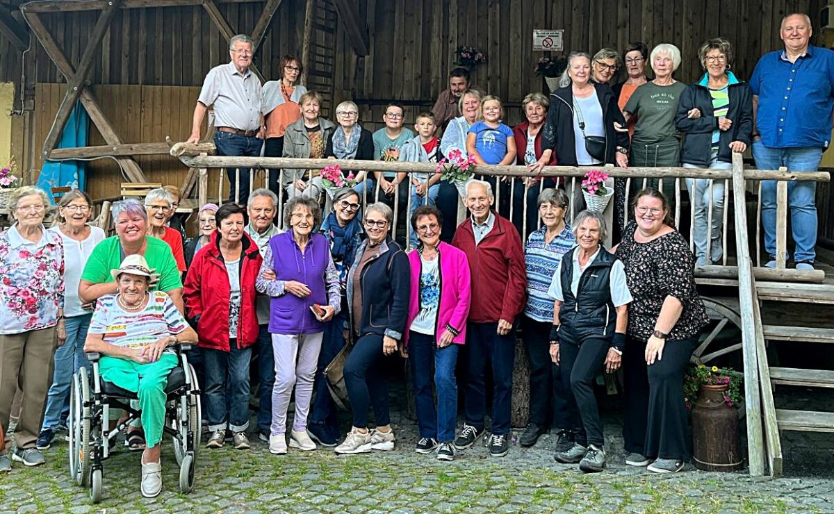 Senioren erleben sonnigen Ausflug ins Fichtelgebirge