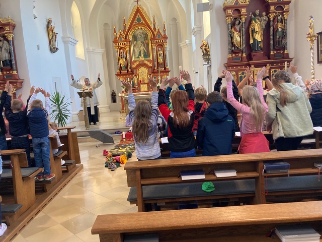 Eröffnungsgottesdienst an der Grundschule Leuchtenberg: Ein gelungener Schulstart