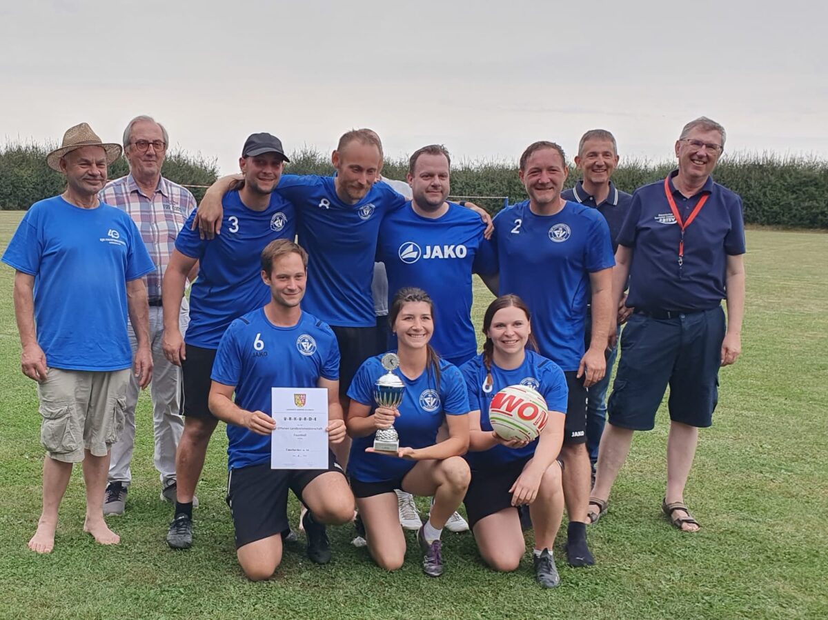 Edenharder & Co siegen bei spannender Landkreismeisterschaft im Faustball