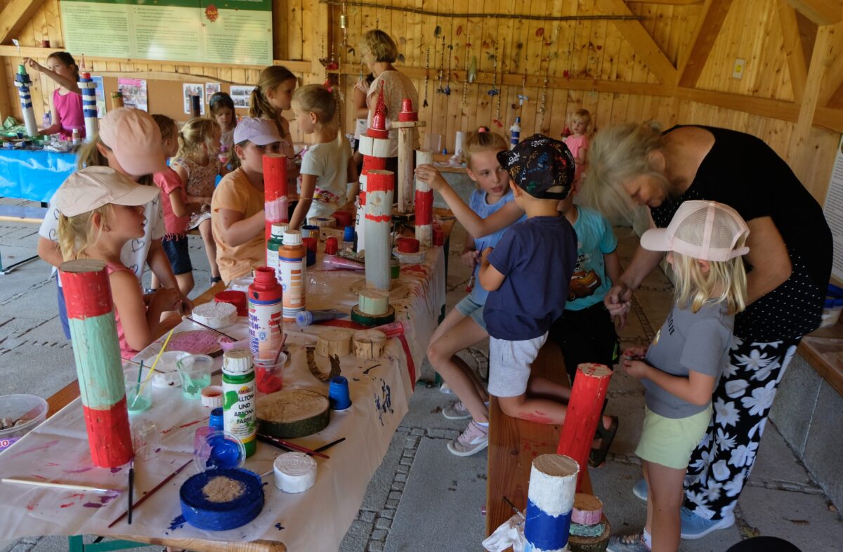 Kreatives Ferienprogramm begeistert Kinder in Floß