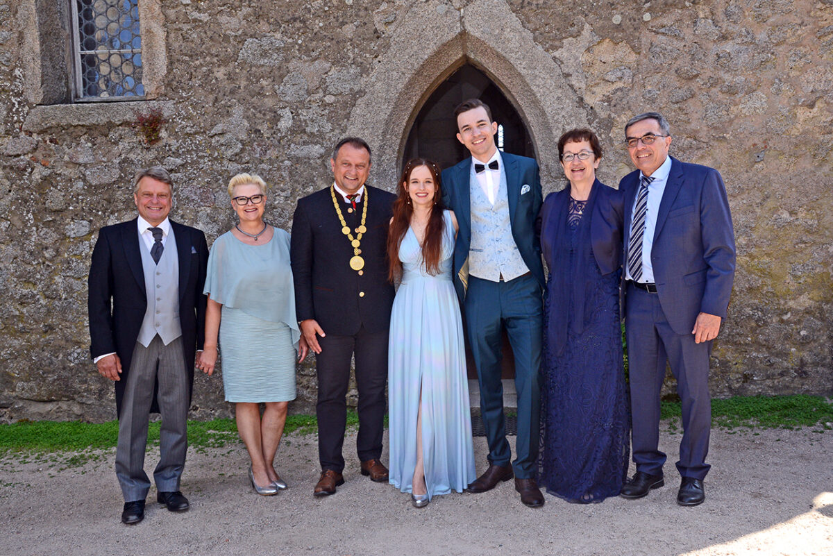 Hochzeit auf Burg Leuchtenberg: Wenn die Zahnärztin mit dem Wirtschaftsinformatiker …