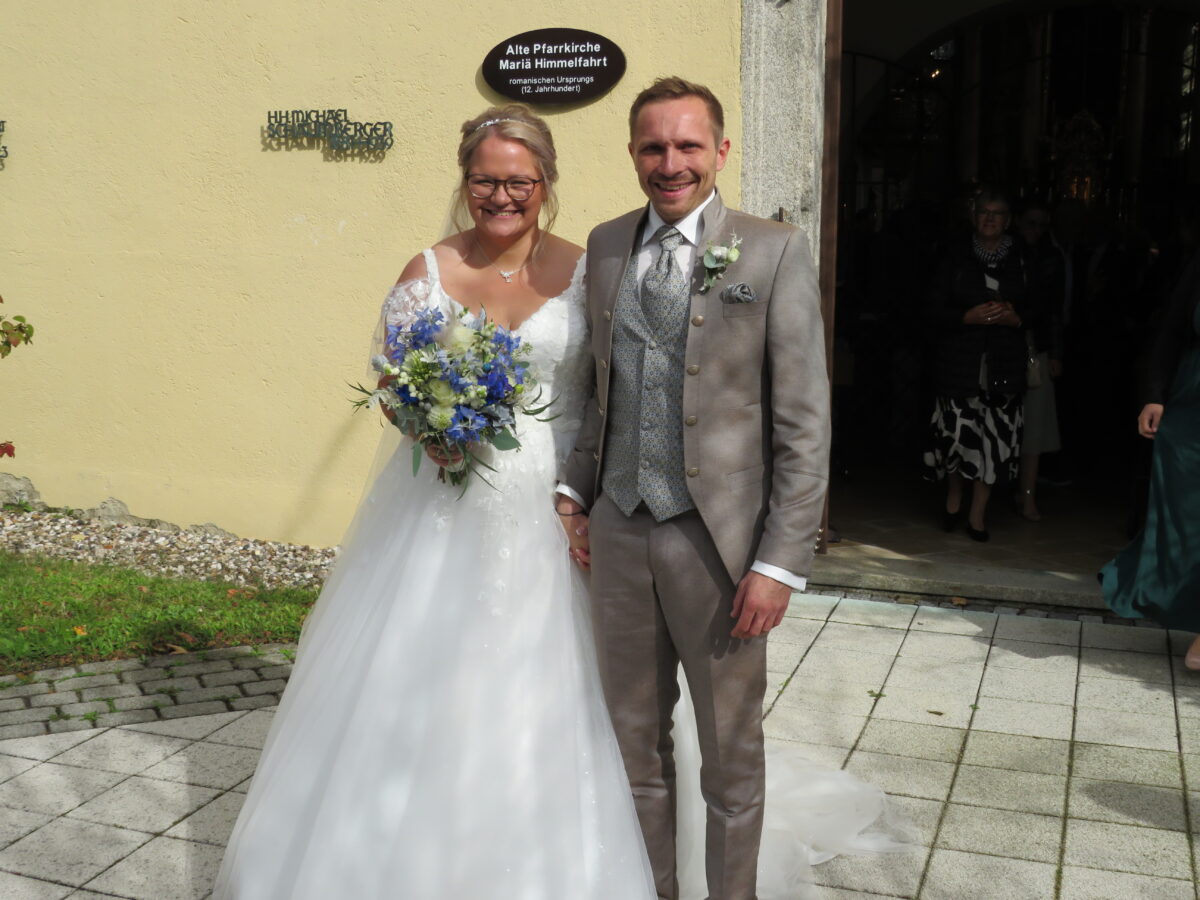 Ein strahlendes Paar: Stefanie und Thomas sagen „Ja“