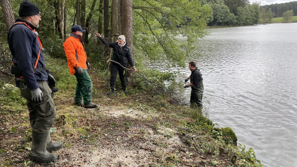 Fischereiverein Stiftland säubert Gewässer