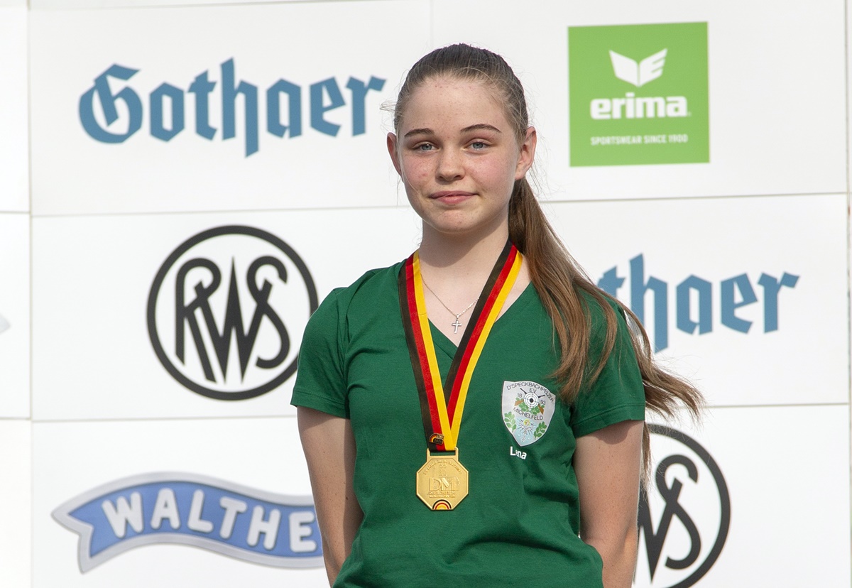 Lena Hofmann gewinnt bei den Deutschen Meisterschaften 2024 Gold