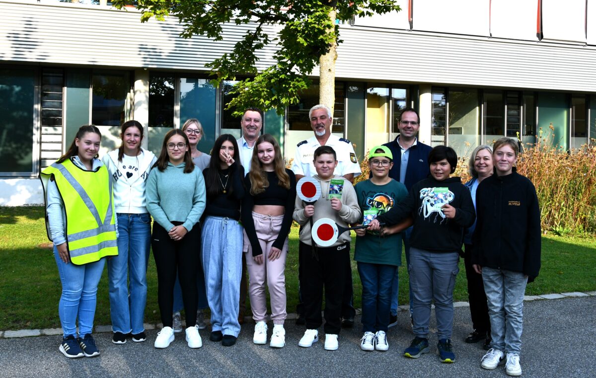 Neun neue Schulweghelfer in Burglengenfeld aktiv
