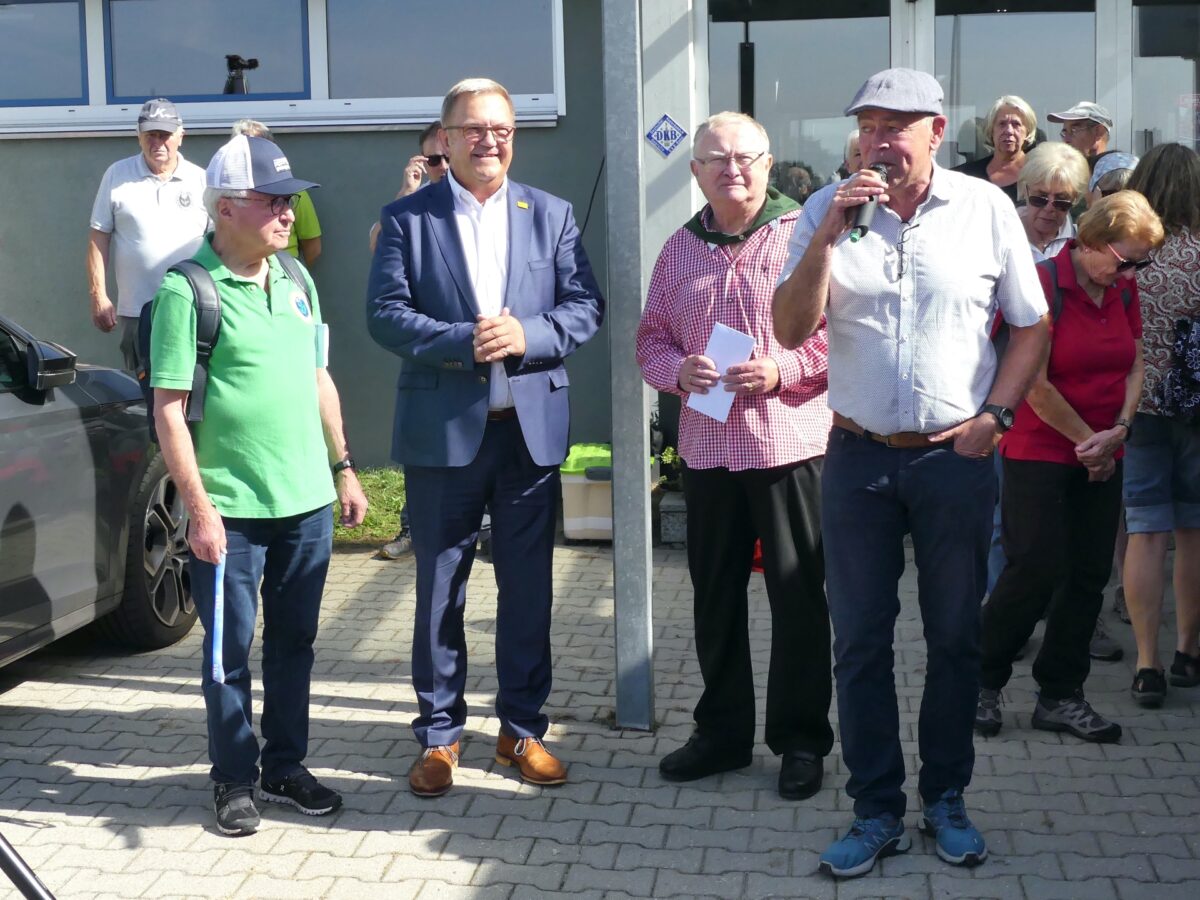 OWV Amberg feiert zehnjähriges Jubiläum mit Herbstwanderung