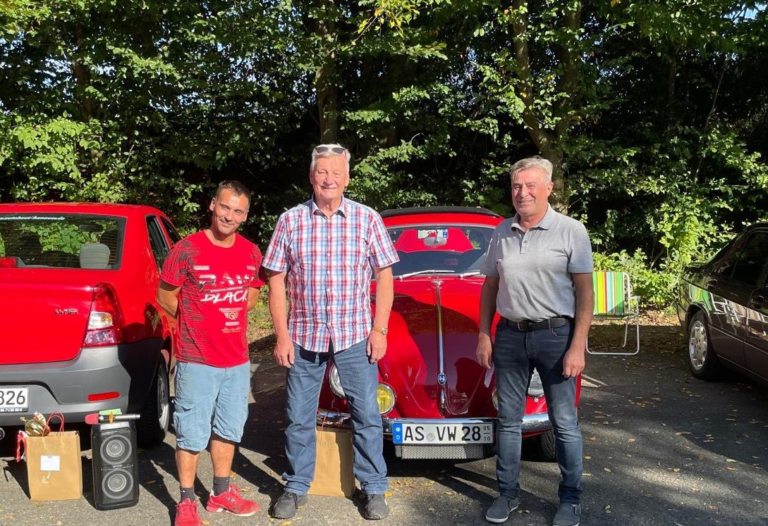 Oldtimertreffen am Atzmannsee begeistert Hunderte