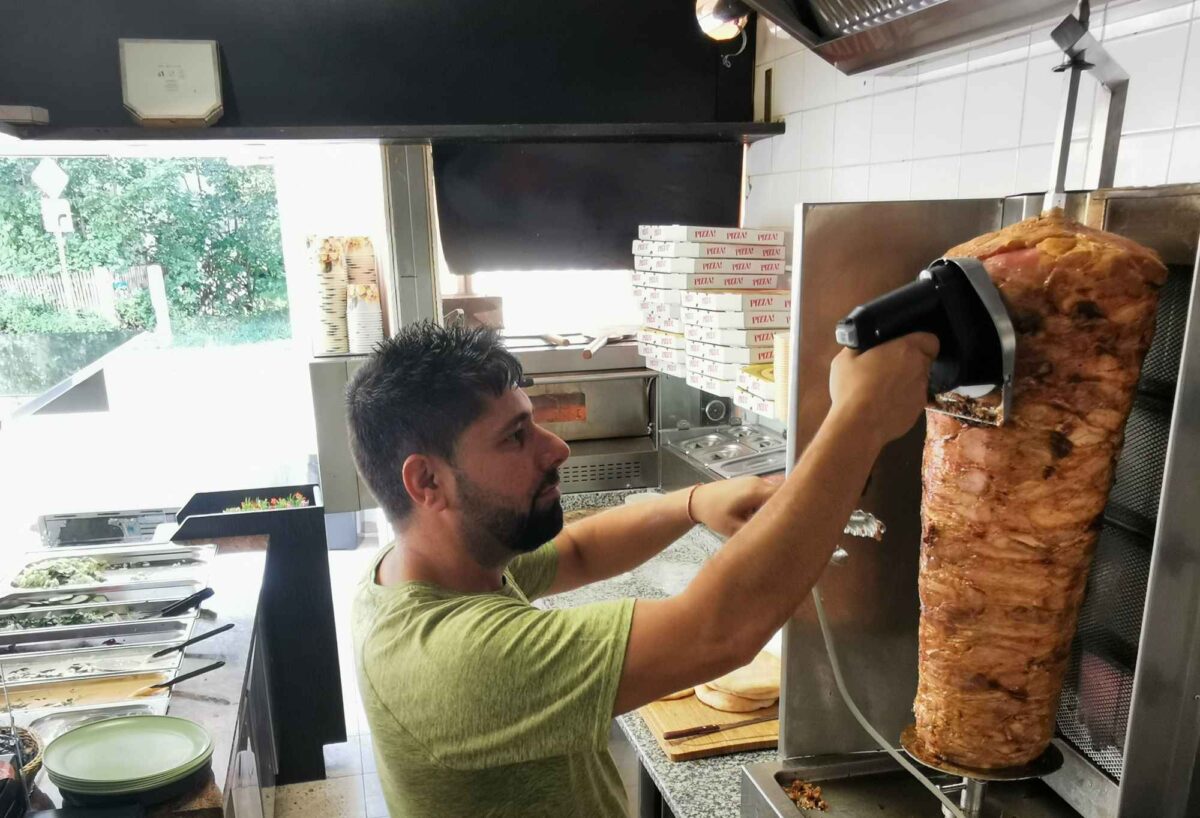 Vom Flüchtling zum beliebten Dönerladenbesitzer