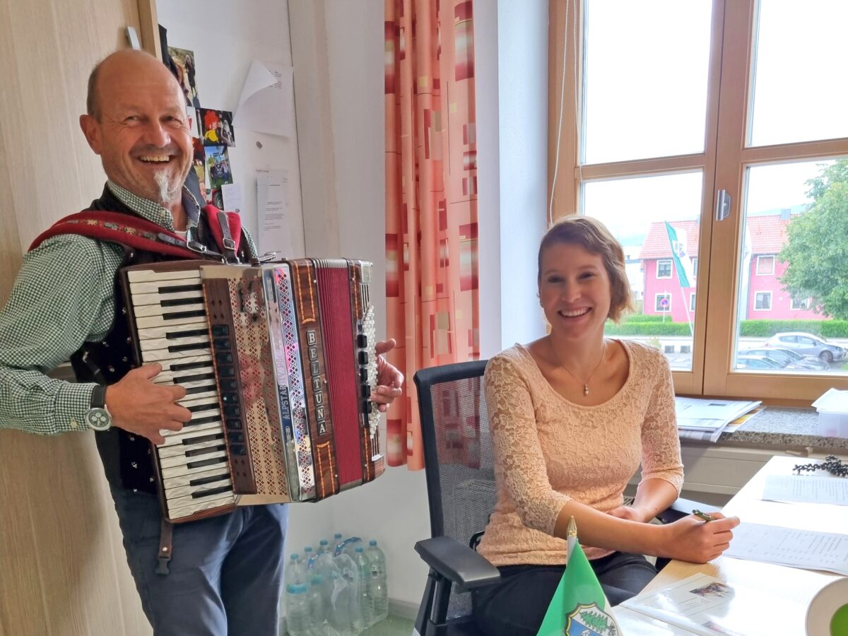 Bunter Nachmittag für Senioren in Maxhütte-Haidhof am 3. Oktober 2024