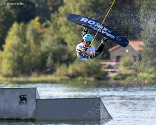 Spektakuläre bayerische Meisterschaft im Cable-Wakeboarden