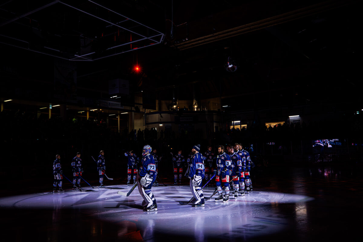 Eishockey mit Blue Devils: Vorverkauf für heißes Heim-Derby  startet