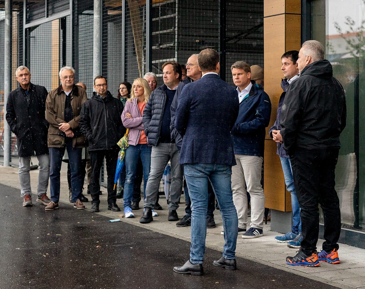 CSU besichtigt neuen REWE in der Tachauer Straße