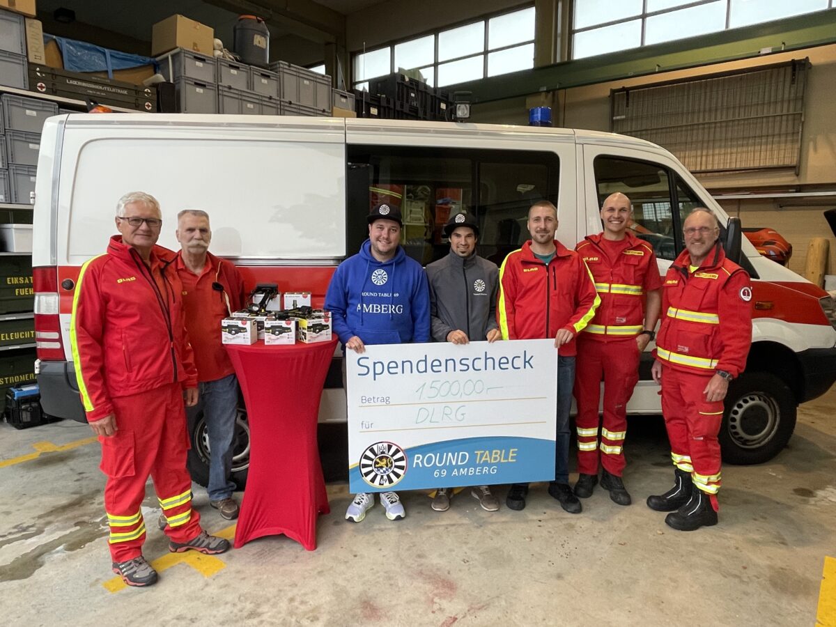 DLRG Amberg erhält 1.500 Euro von Round Table