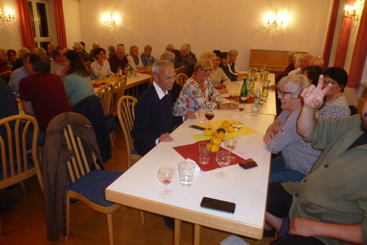 Erfolgreiches Weinfest erfreut Gemeinde