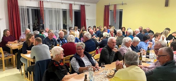 Dank Kulinarik sind die Gäste in Gedanken in der Patengemeinde