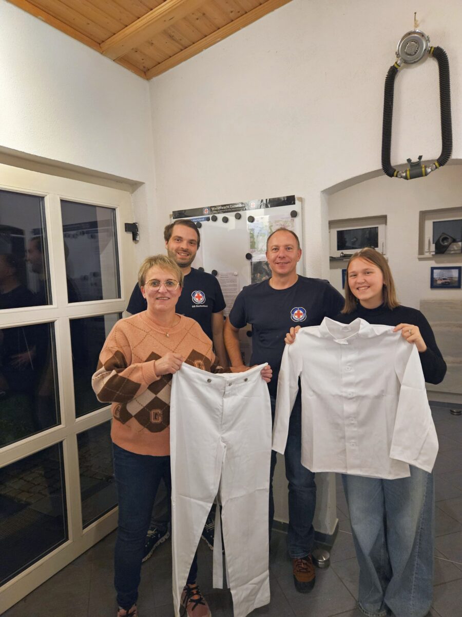 Monika Diertl unterstützt Wasserwacht Eschenbach mit Spende