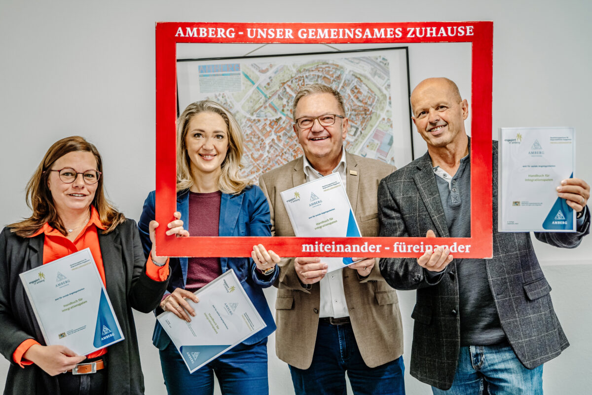 Neues Handbuch unterstützt Ambergers Integrationspaten