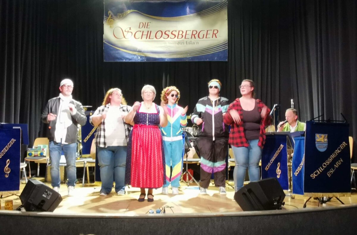 Oktoberfest in Eslarn lockt mit Musik und Promis