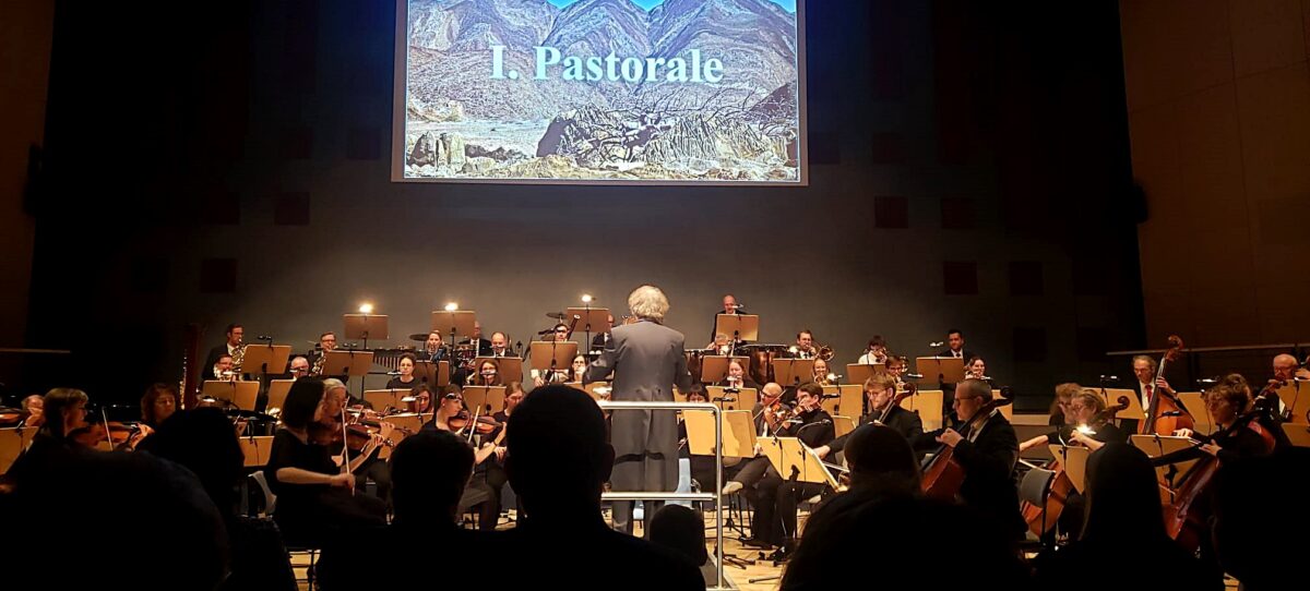 Weidener Orchester interpretiert Elemente musikalisch