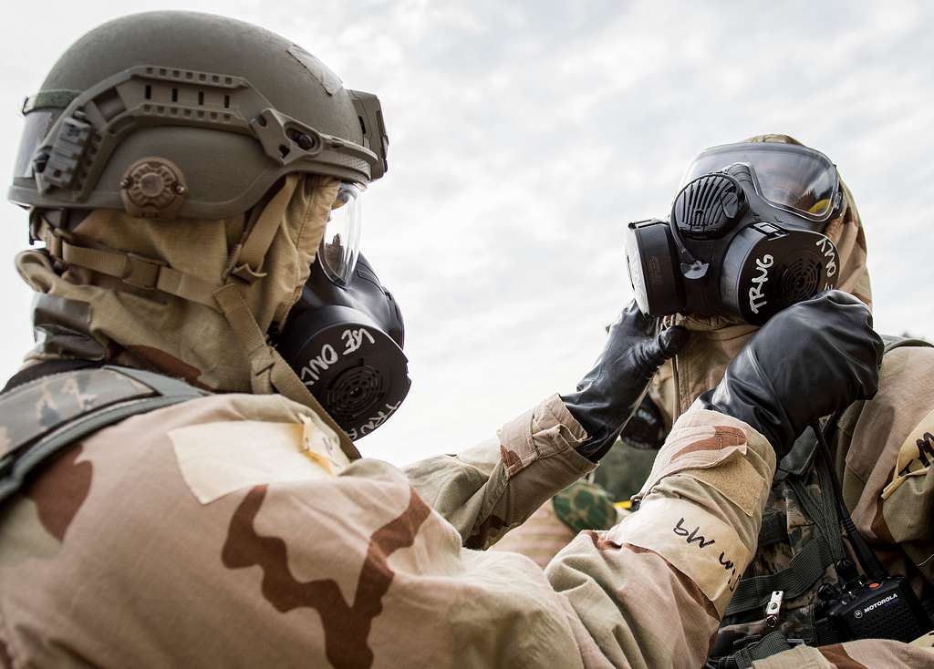 Ungewöhnliche Beute: Gasmasken, Ferngläser, Funkgeräte aus Container der US-Army