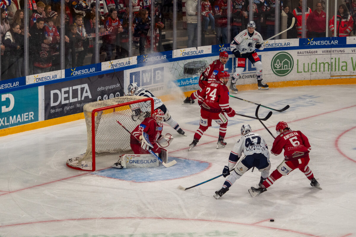 Meisterstück der Blue Devils beim amtierenden Meister der DEL 2