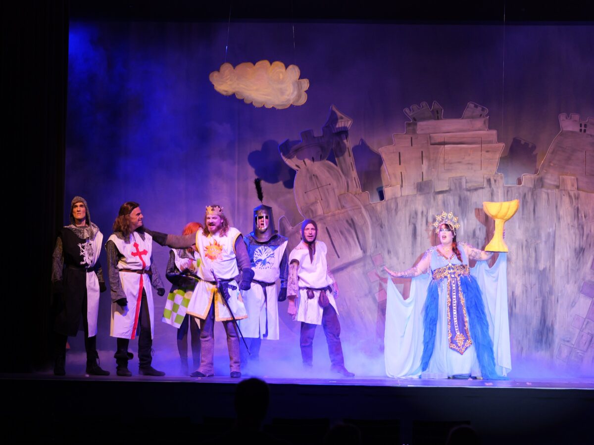 „Spamalot“-Erfolg: OVIGO Theater feiert und kündigt neue Termine an