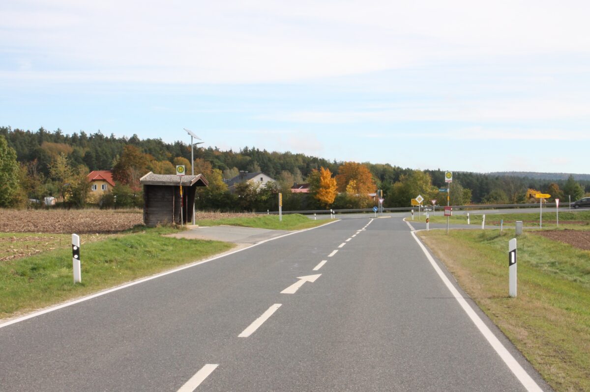 Kein Tempolimit an Bushaltestelle bei Zessau