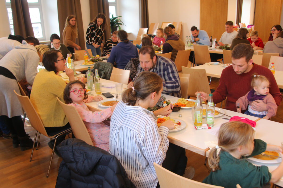 Junges Landvolk Waldthurn – Familiensonntag stößt auf großes Interesses