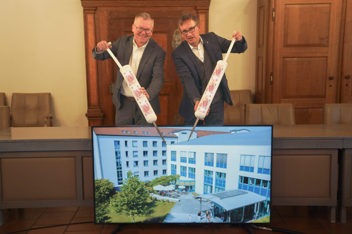 Stadt Amberg gibt dem Klinikum zwei Finanzspritzen: Haushaltsplan 2025 stellt Weichen für herausfordernde Zukunft