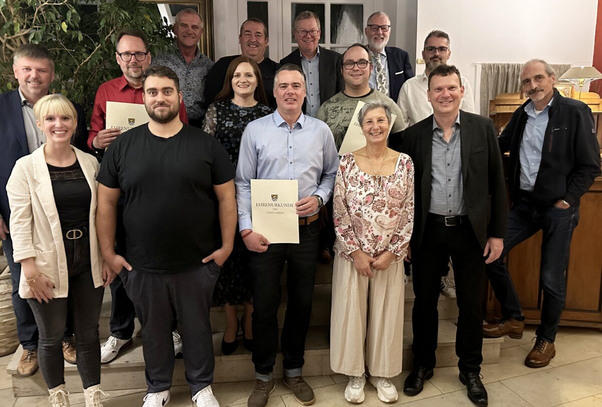 Amberger Stadtwerke ehren langjährige Mitarbeiter