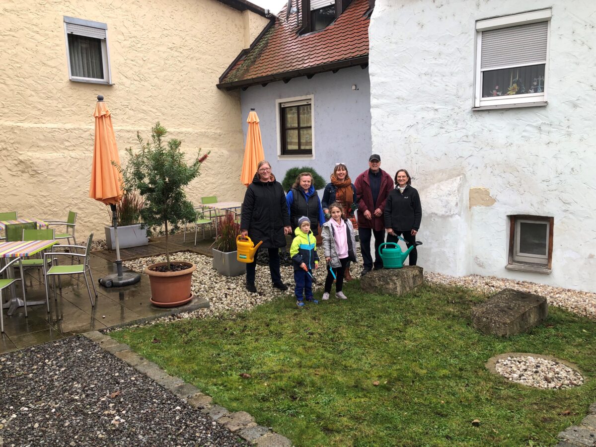 Bunter Lesegarten blüht in Burglengenfeld auf