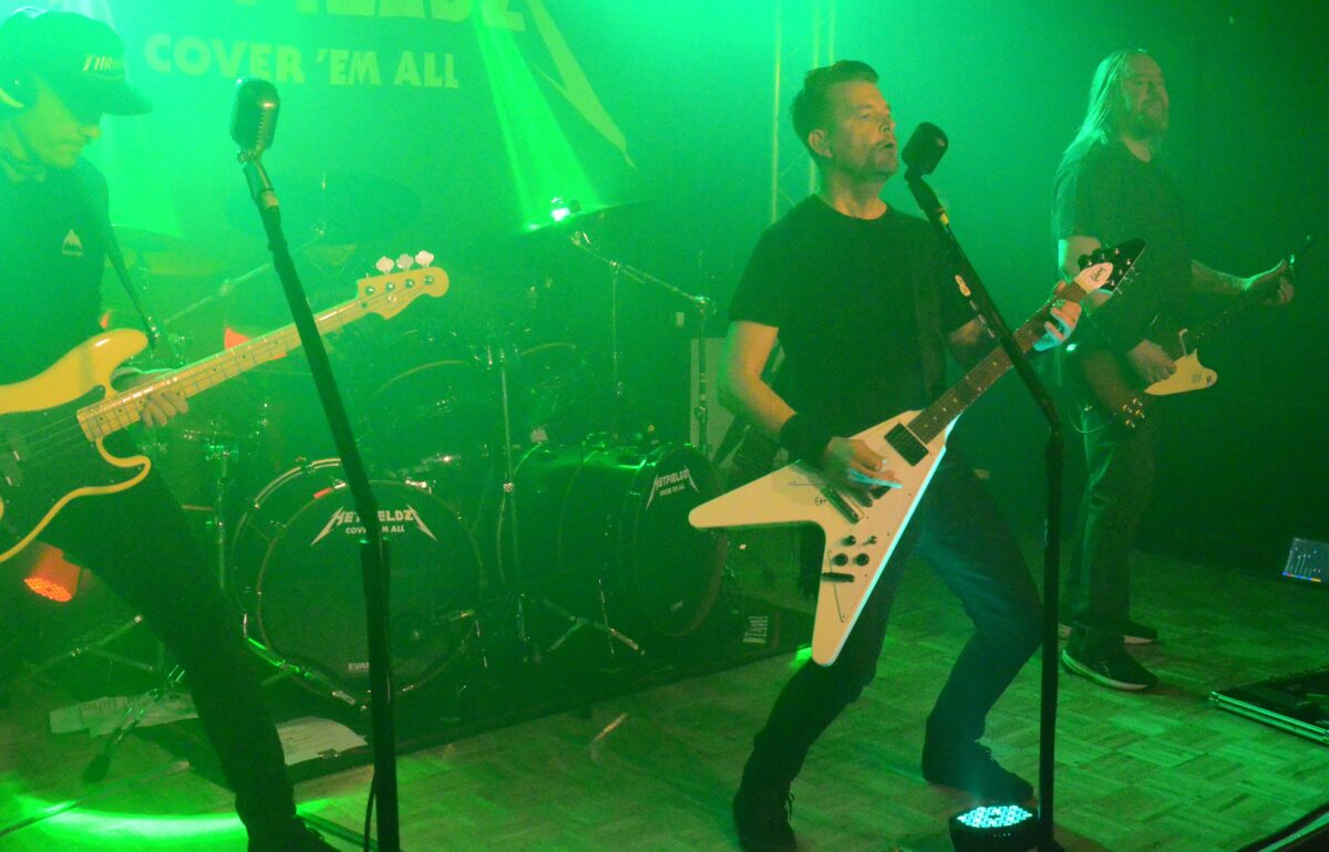 „The Hetfieldz“ machen im „Salute Rockclub“ auf Heavy Metal