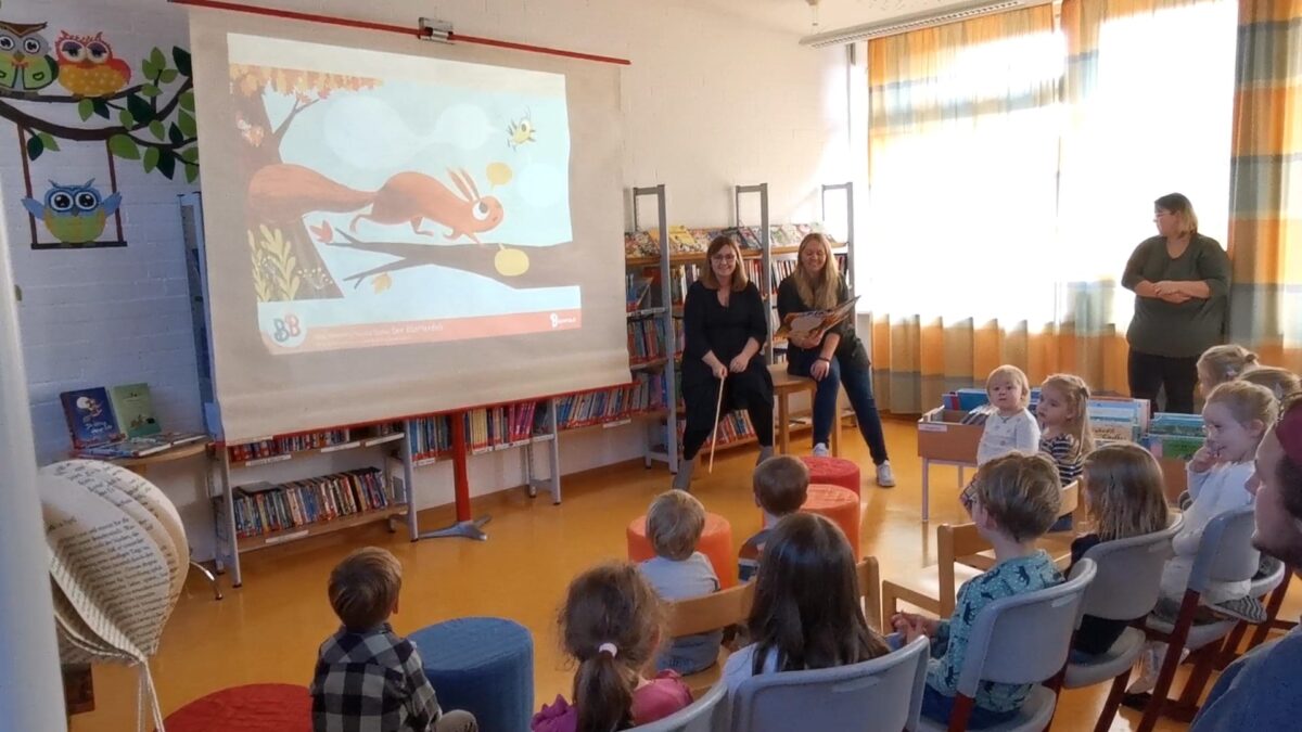 Eslarns Kinder entdecken im Buchkino den Herbstwind