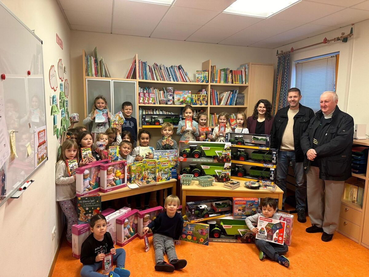 Familie Lang: Großzügige Spende für Kindergarten in Eslarn