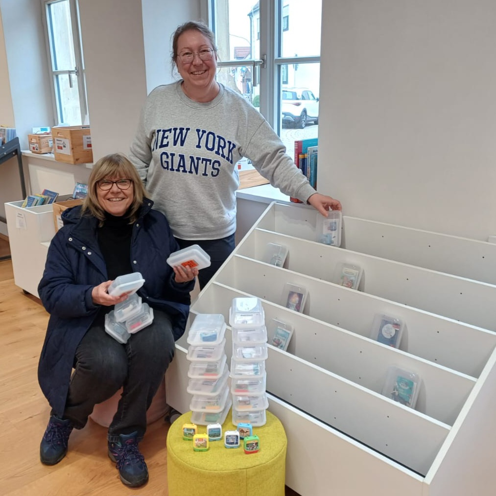 Großzügige Tonie-Spende bereichert Eschenbacher Bibliothek
