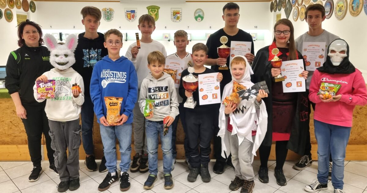 Halloween-Schießen bei Hubertus Schirmitz begeistert