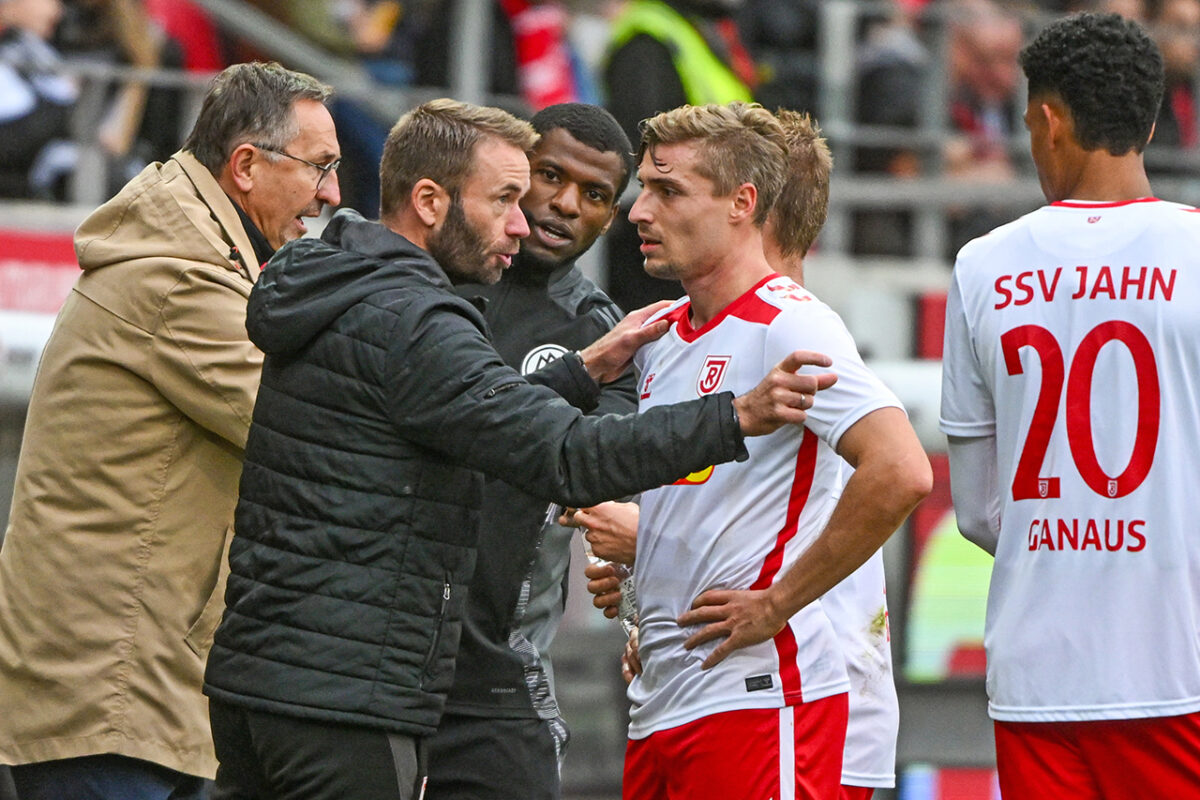 Jahn in Liga 2: Bringen Andi Patz‘ neue Fußballlehrer-Ideen die Wende gegen Magdeburg?
